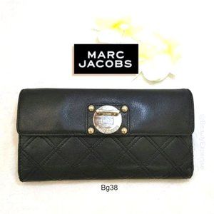 MARC JACOBS Wallet Black Genuine Leather Quilted Trifold Cards Bills Slots Bill…